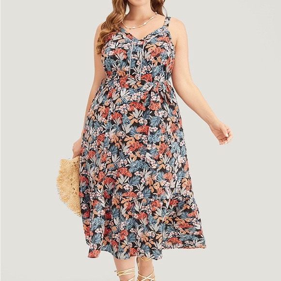 BloomChic Dresses & Skirts - BloomChic Tropical Floral Print Crochet Trim Tie Dress Size 12 (Large) & 2X